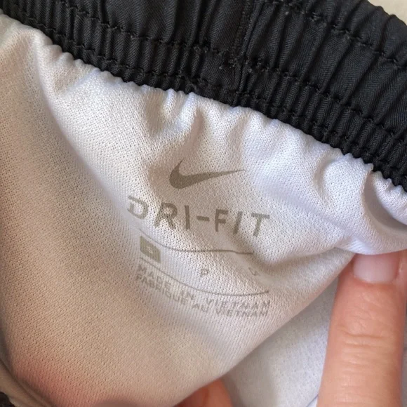 Nike Girls Dri-Fit Shorts, Size Small - Picture 4 of 7